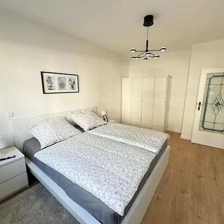 Apartamento Modernes City-apartment Am See